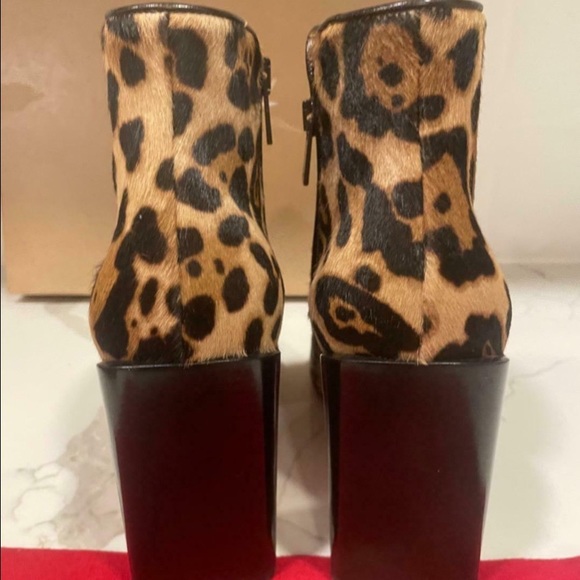 🆕 Christian Louboutin " Castarika" Collection Leopard print Boots - Picture 3 of 11